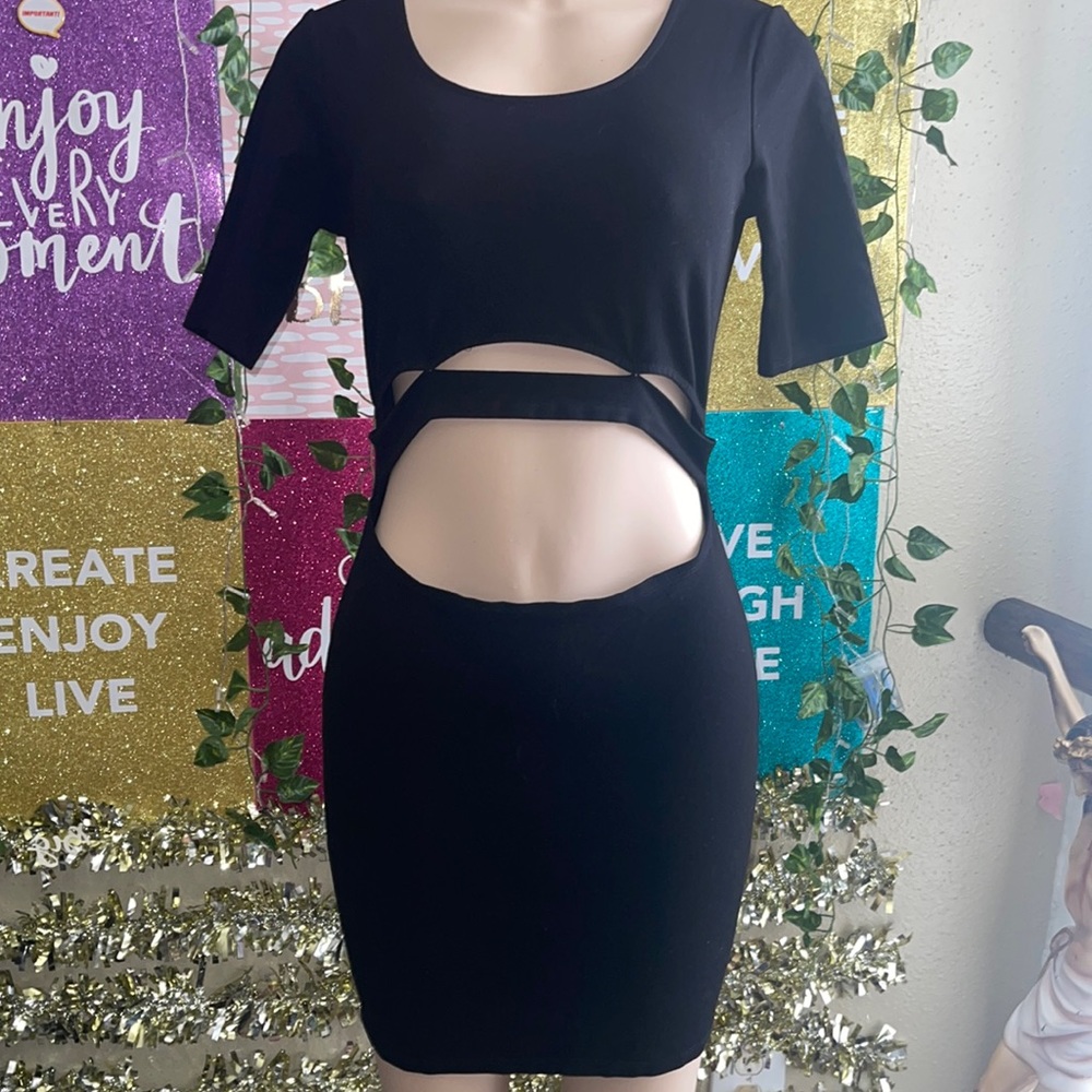 Pre-Owned | Foreign Exchange | Size L | Black Dress